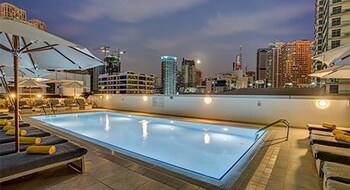 Poolside Bar