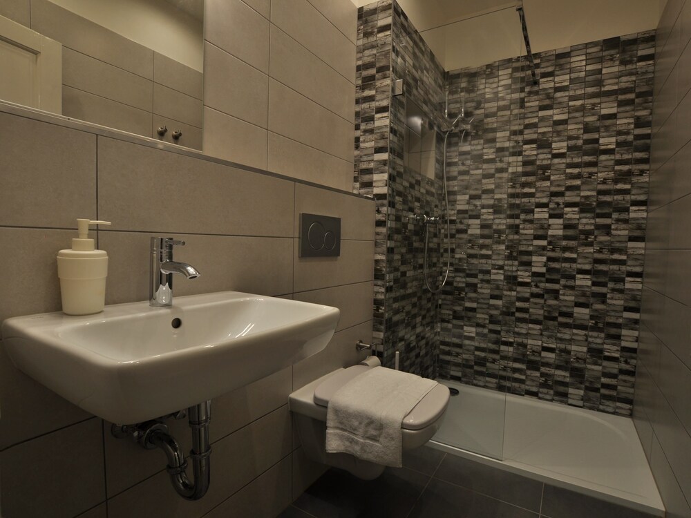 욕실 (아파트 (Sleeps 5))