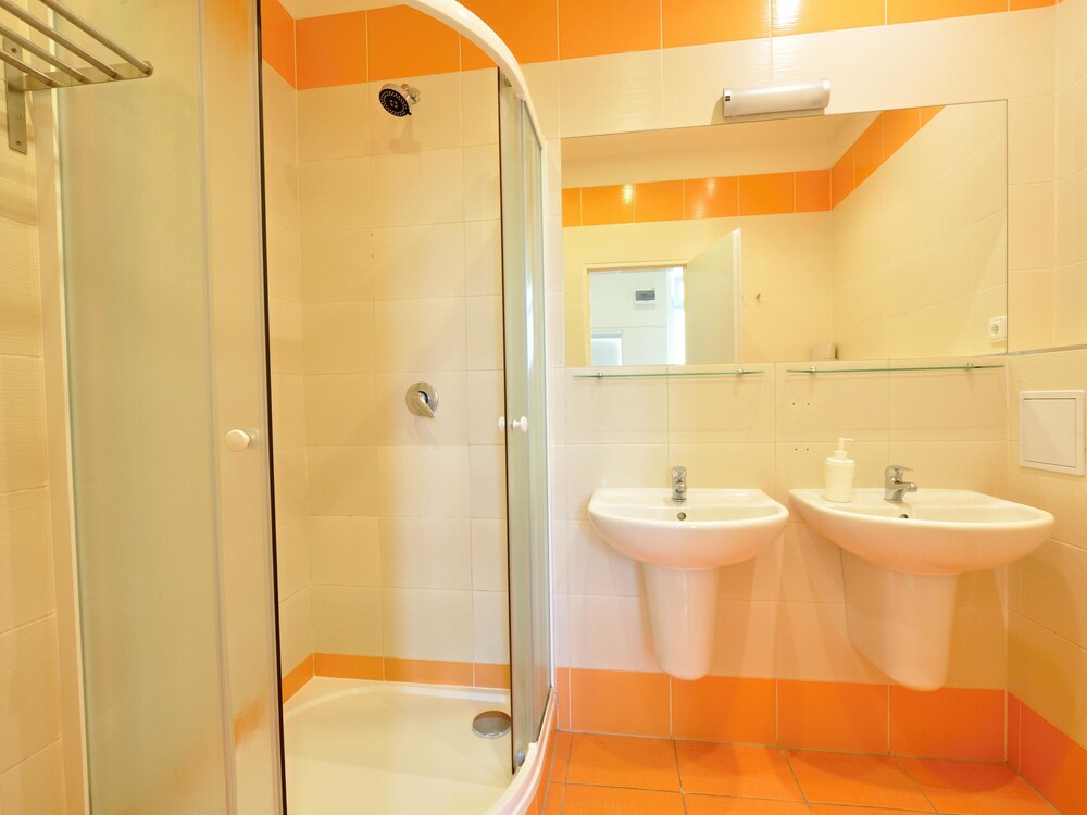 욕실 (아파트 (Sleeps 8))