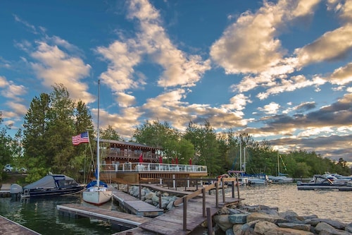 Lakeside Lodge Resort & Marina