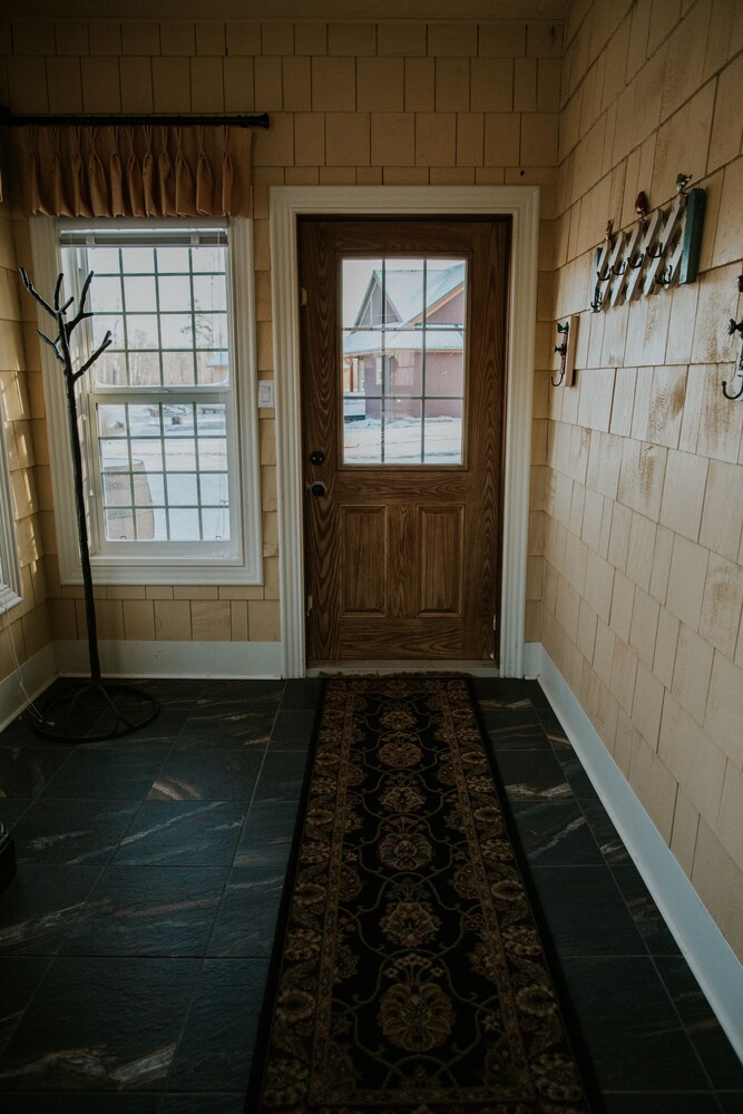 Luxury Cabin, 2 Bedrooms, Accessible, Pool View (Hummingbird Inn) - In-Room Amenity