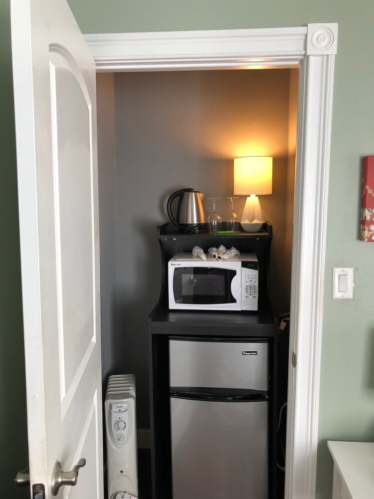 Mini-Refrigerator