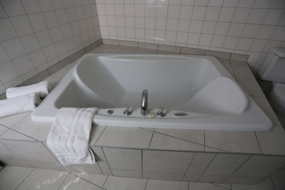 Jetted Tub