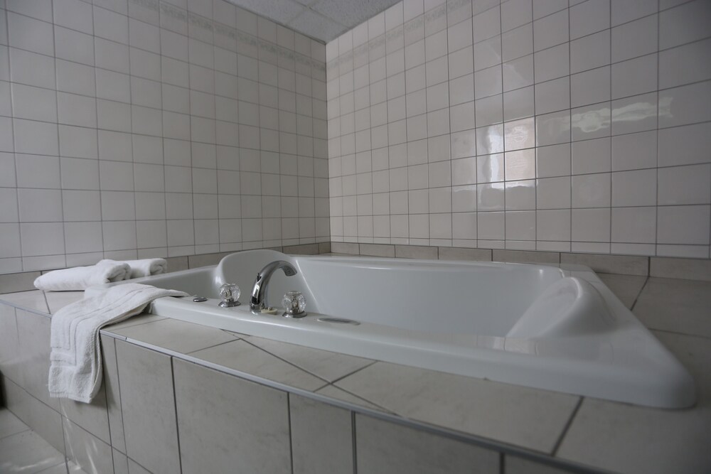 Jetted Tub