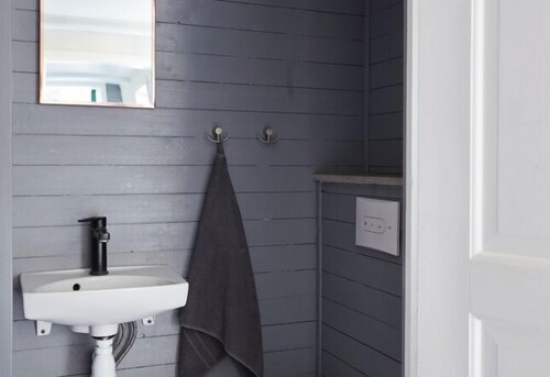 Cottage - Bathroom