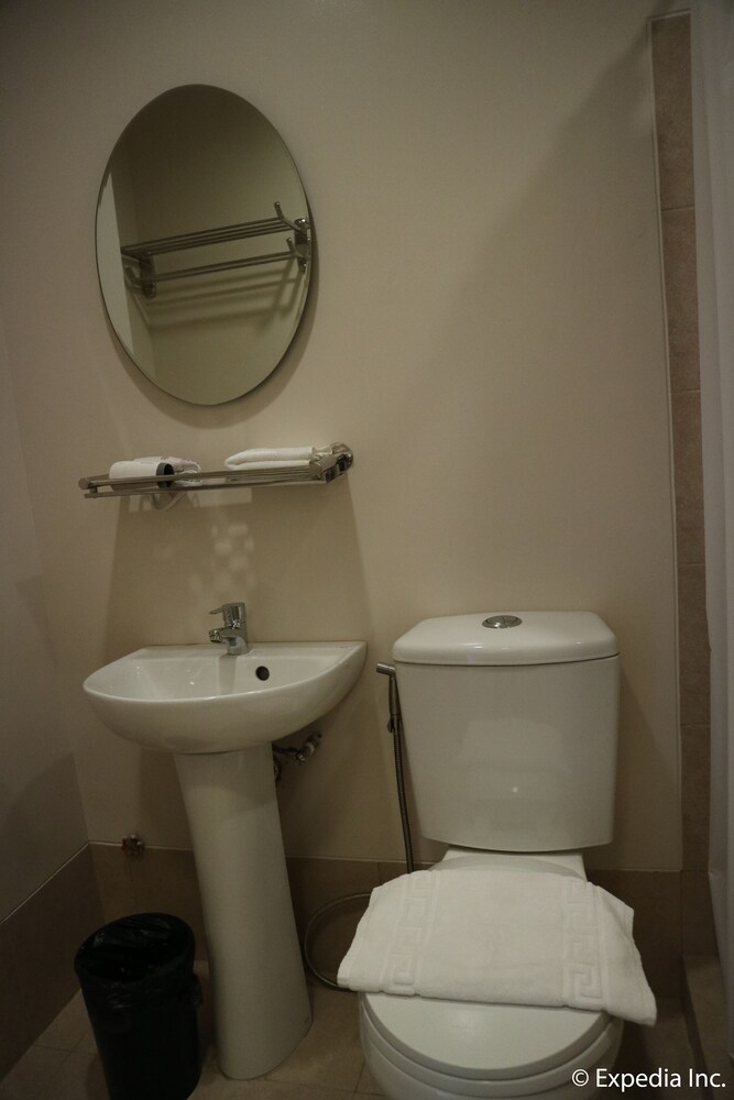 Deluxe Room - Bathroom