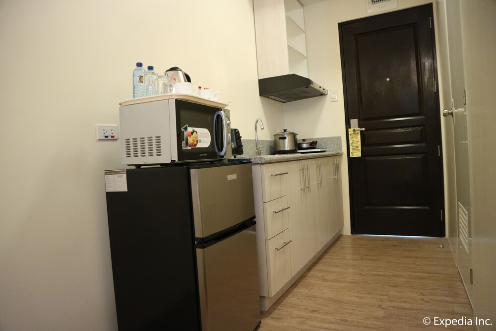 Deluxe Room - In-Room Kitchenette