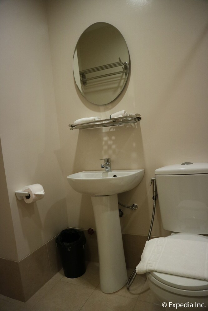 Premier Room - Bathroom