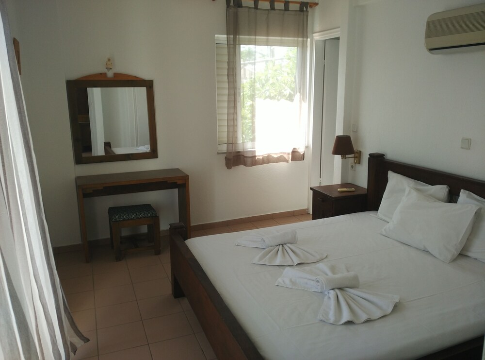 Deluxe Condo, 1 Bedroom - Guestroom