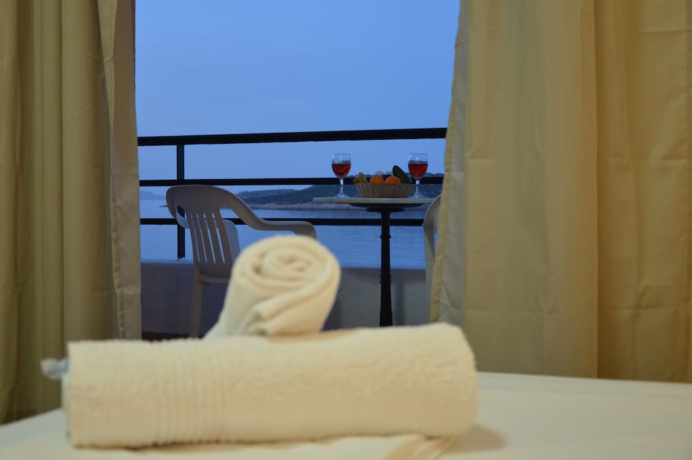 Studio, Sea View (Euterpi) - Featured Image