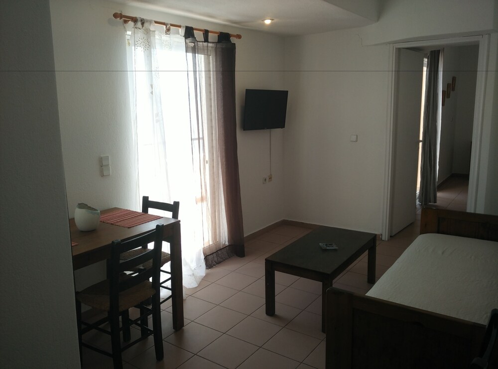 Deluxe Condo, 1 Bedroom - Living Room
