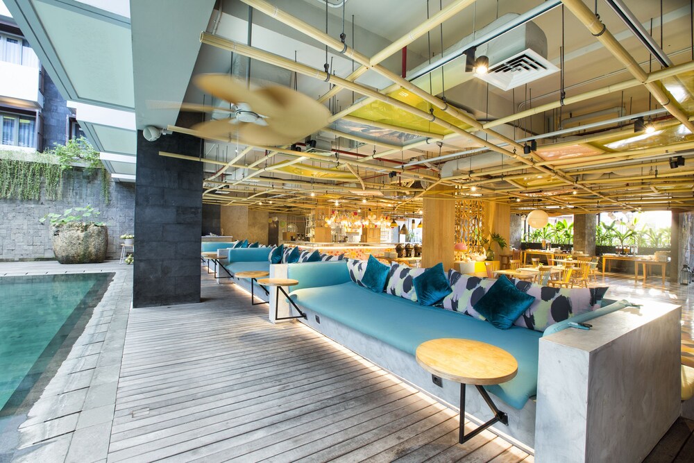 Food Court