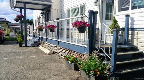 River Heights Motel