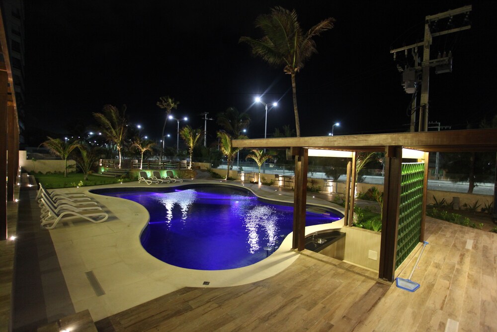 Bar na beira da piscina