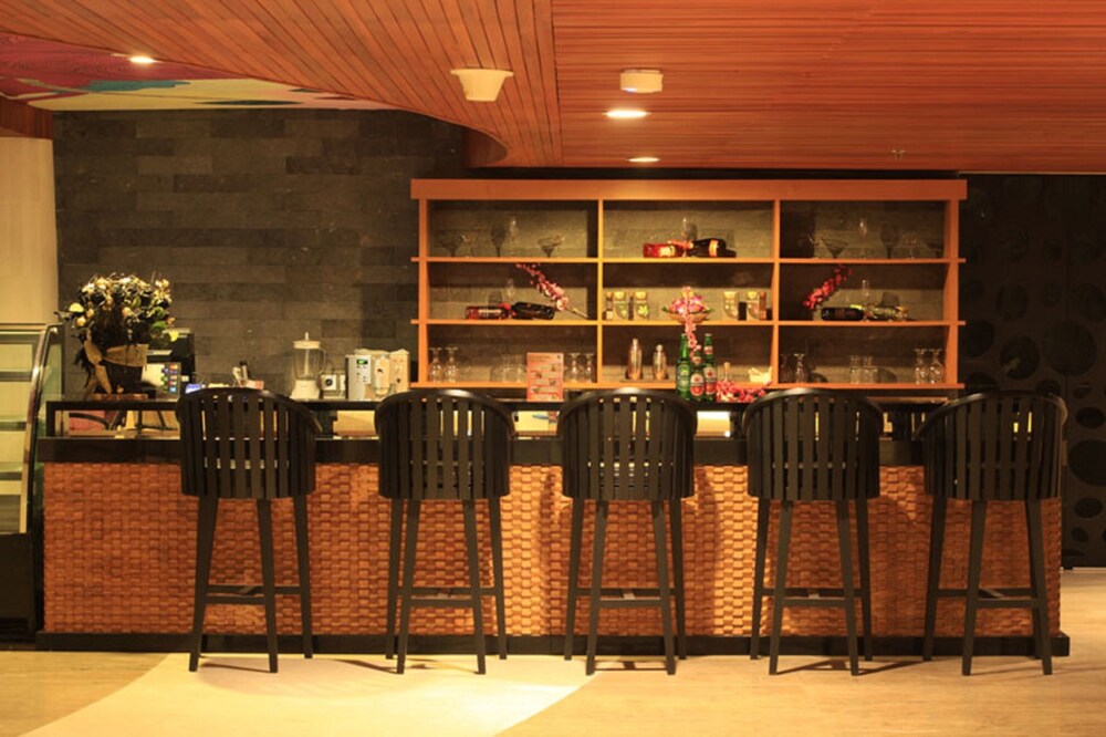 Hotel Bar
