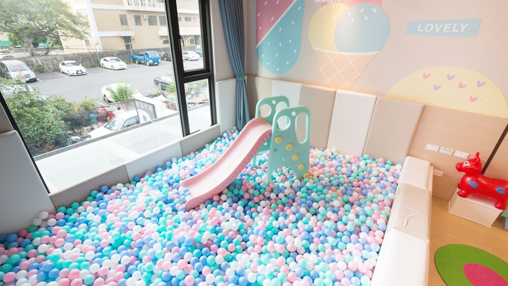 Childrens Play Area - Indoor