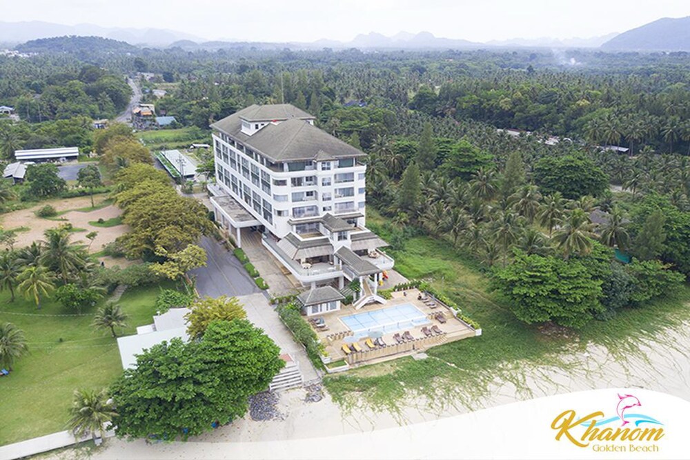 ชายหาด