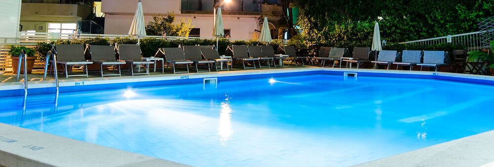 Piscina all'aperto