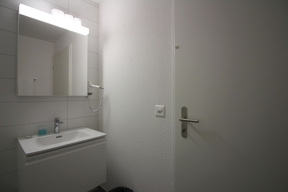 Badezimmer (Familien-Suite, 2 Schlafzimmer)