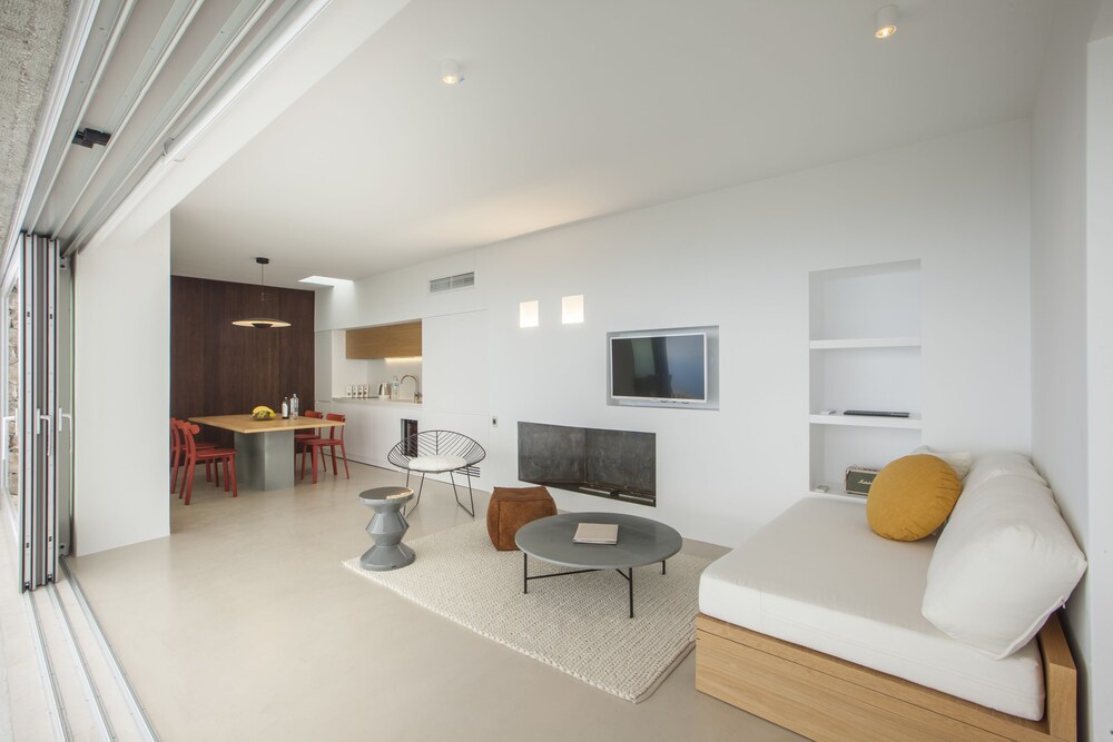 Villa (Summit) - Living Room