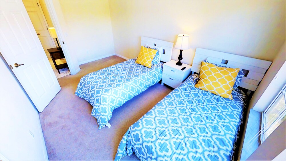객실 (ACO FAMILY - 4 bd TOWNHOME WITH POOL (1717))
