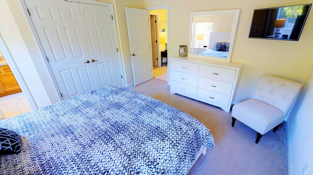객실 (ACO FAMILY - 4 bd TOWNHOME WITH POOL (1717))