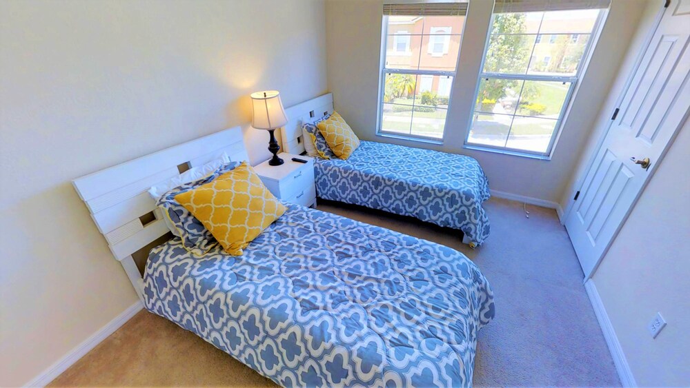 객실 (ACO FAMILY - 4 bd TOWNHOME WITH POOL (1717))