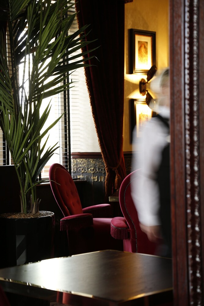 Hotel Bar