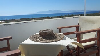 Depis Plaka Studios Naxos