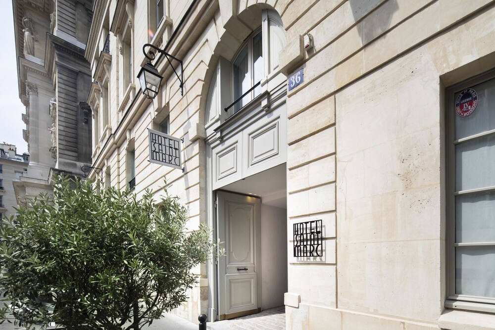 Façade de l'hôtel
