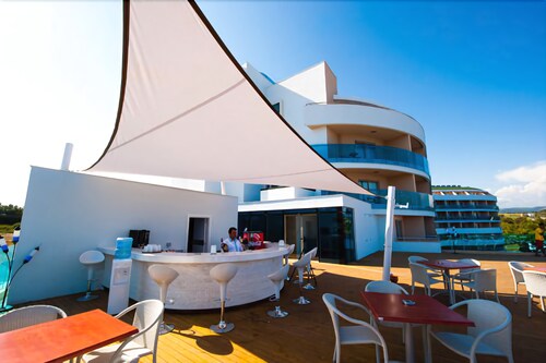 Poolside Bar