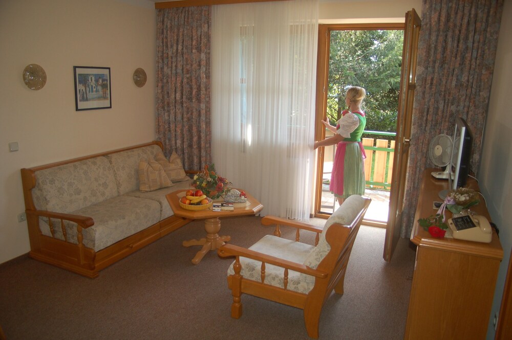 Zimmer (Apartment, Küche)