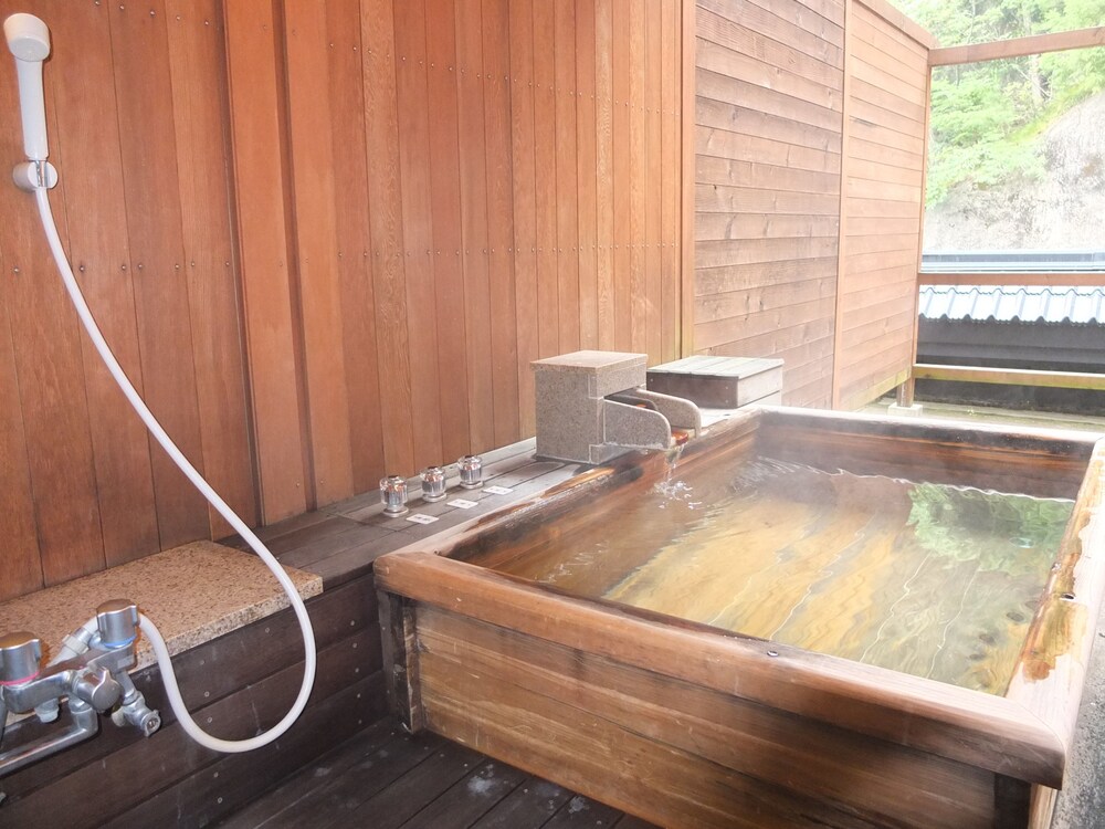 屋外スパ浴槽