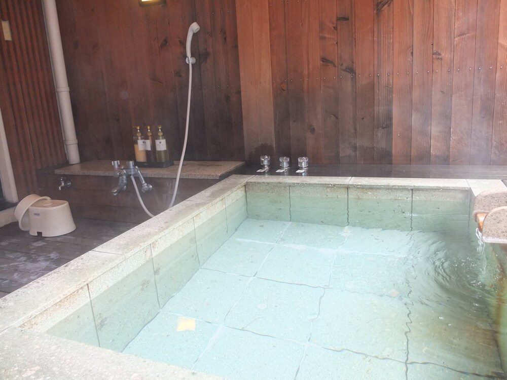 屋外スパ浴槽