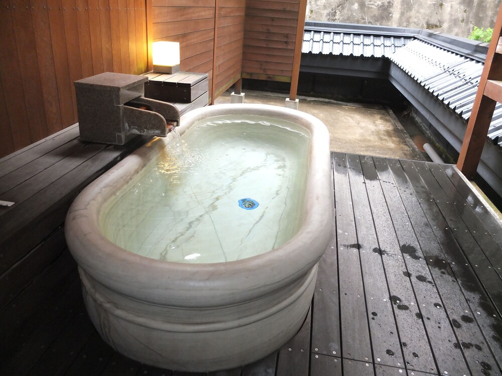 屋外スパ浴槽