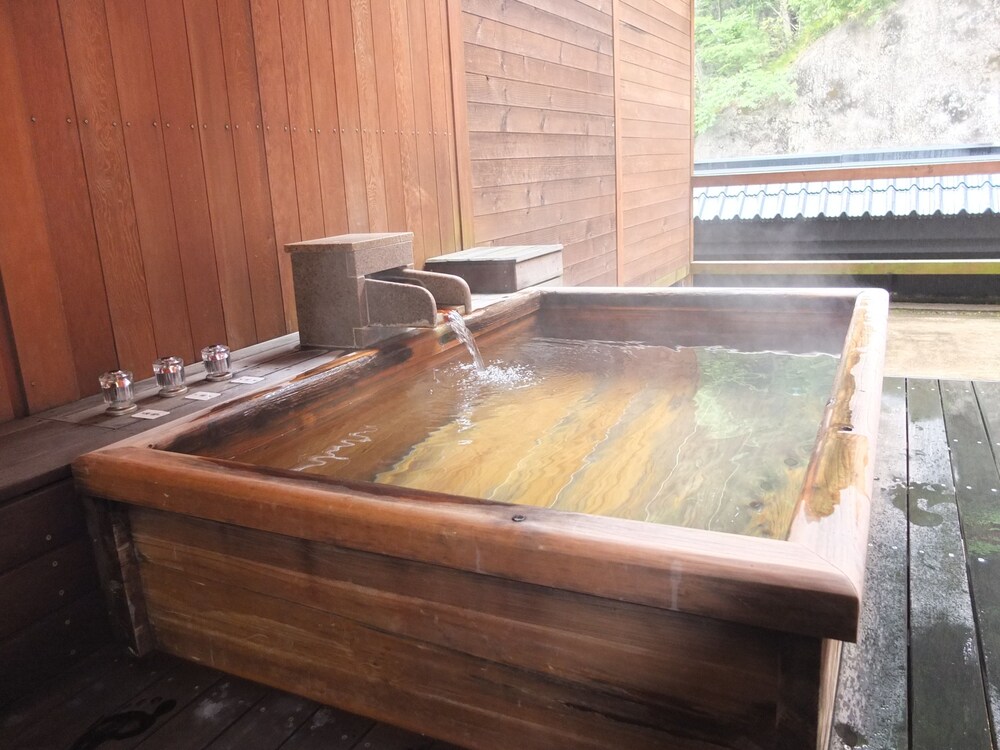 屋外スパ浴槽