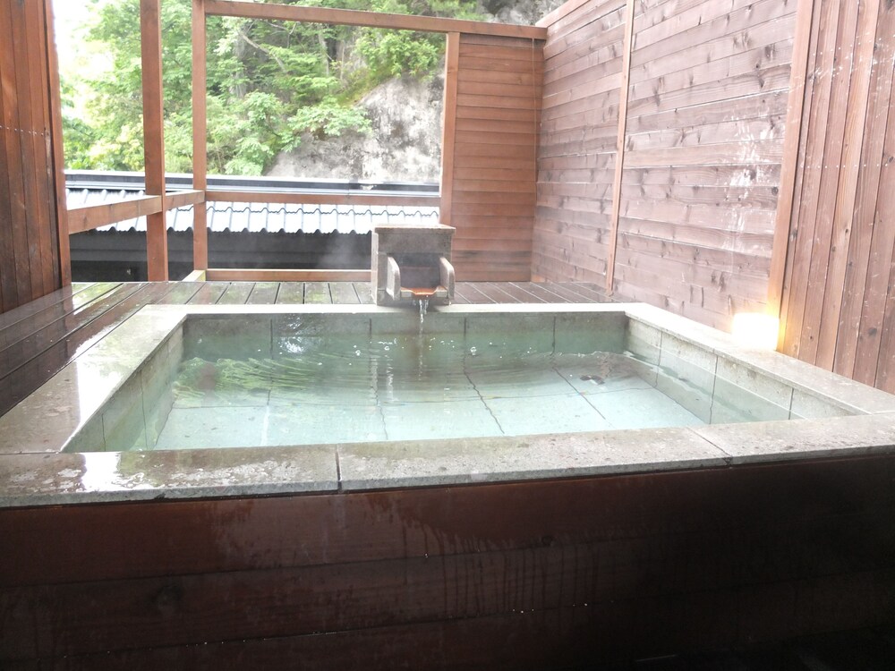 屋外スパ浴槽