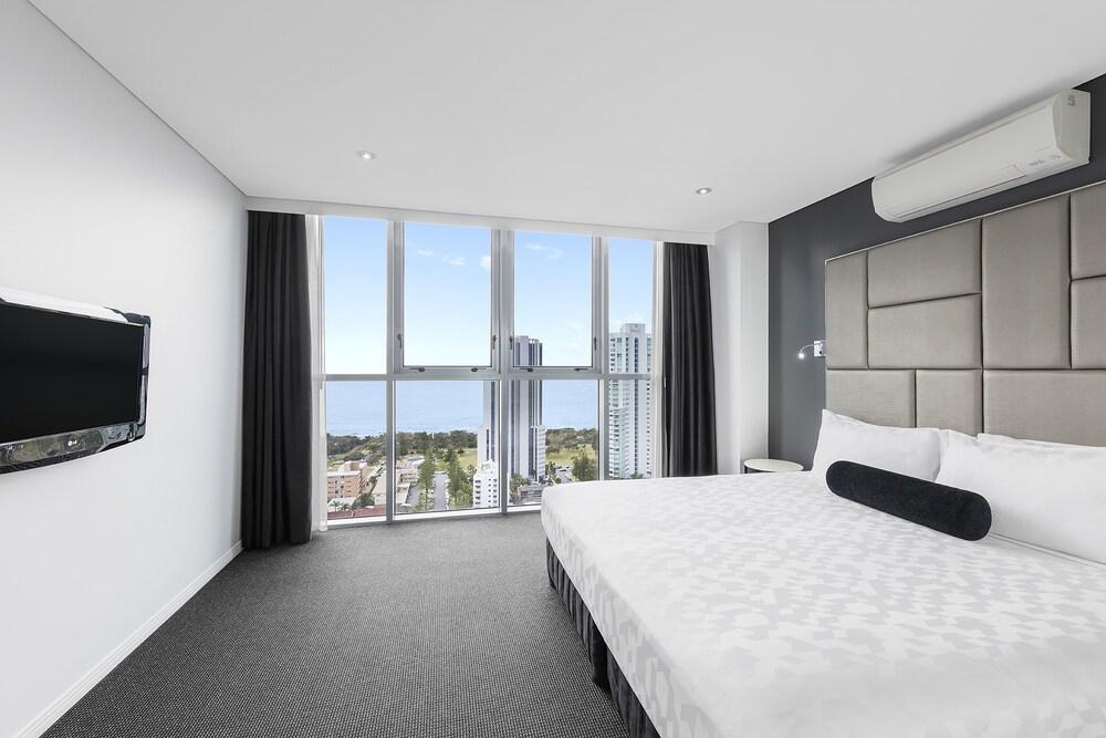 3 Bedroom Ocean Suite - Room