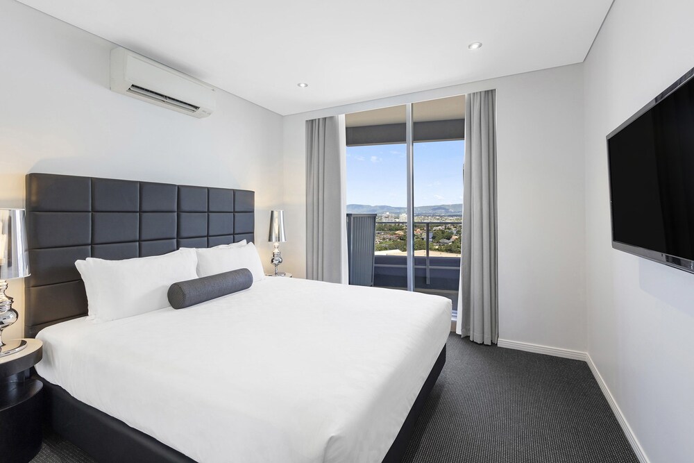 1 Bedroom Modern Suite - Room