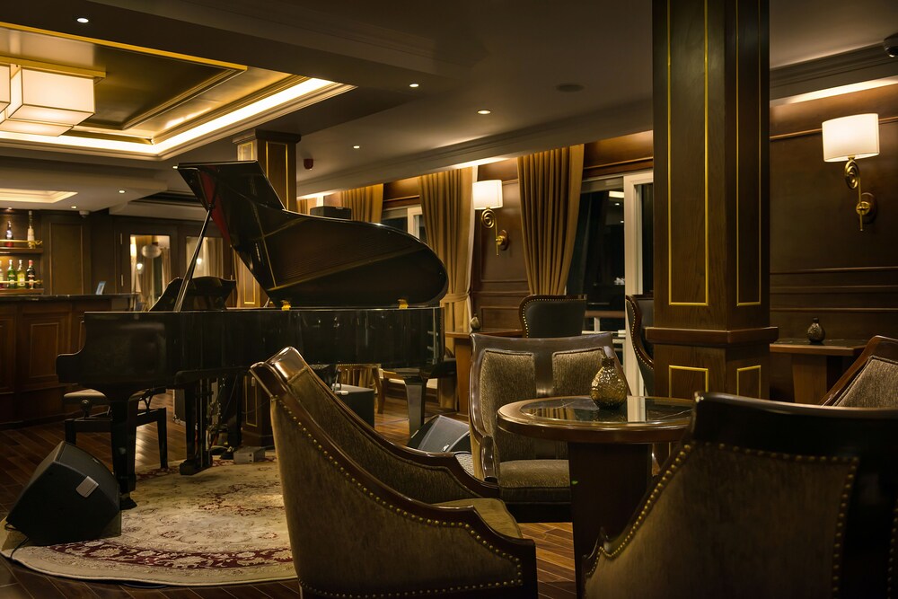 Hotel Lounge