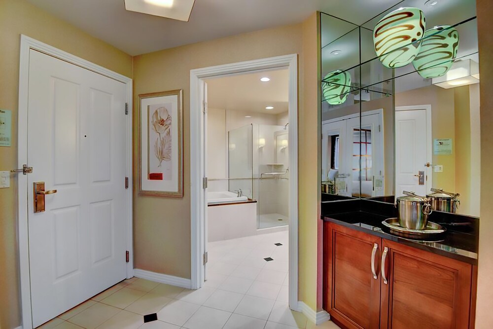 Signature Suite, 2 Bedrooms, Balcony, Executive Level - Bathroom