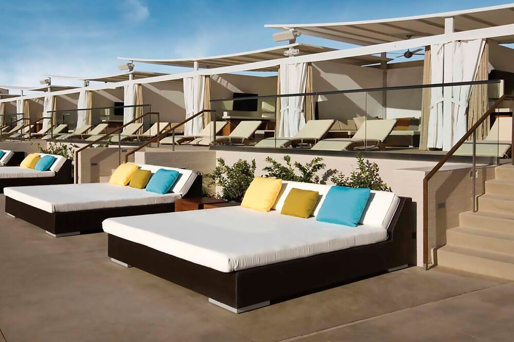 Sundeck