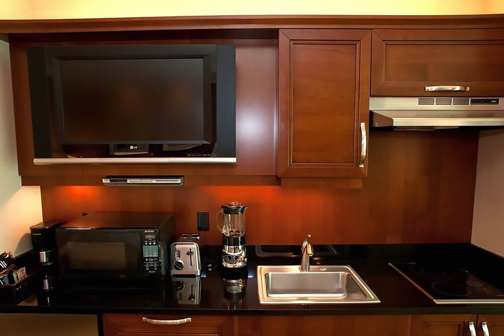 Signature Suite, 2 Bedrooms, Balcony, Executive Level - Private Kitchenette