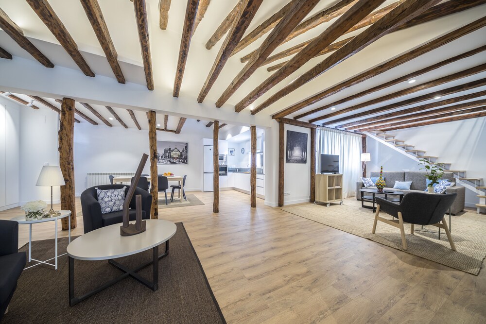 Deluxe Duplex, 2 Bedrooms - Featured Image