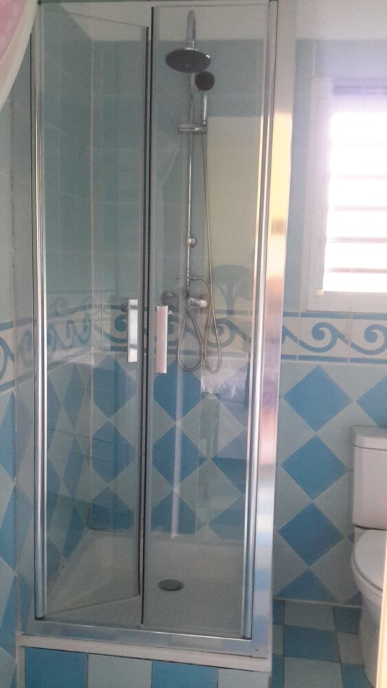 욕실 (Bungalow Azur )