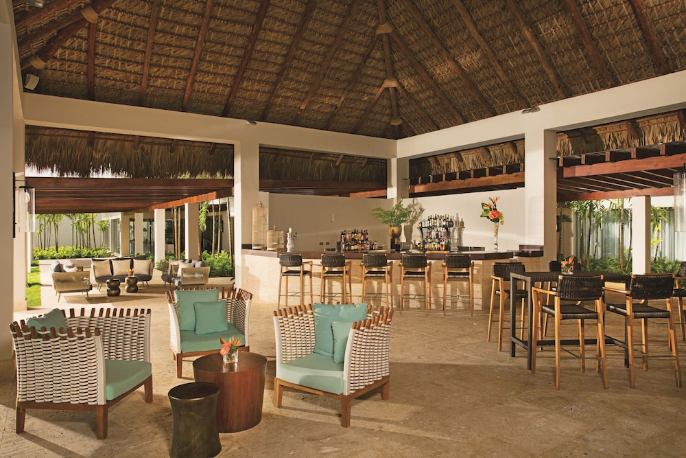 Hotel Lounge