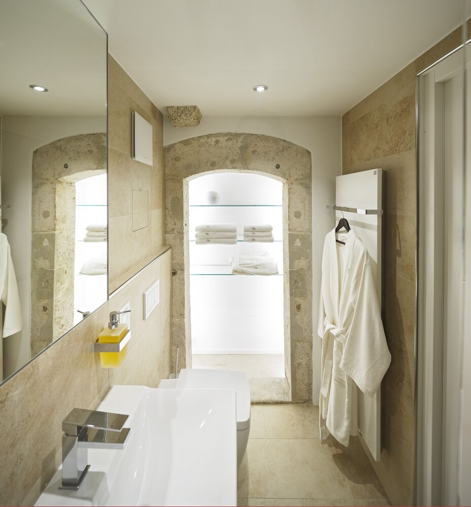 Badezimmer (Luxury-Suite, 2 Schlafzimmer, Küche, Stadtblick (Suite 3))