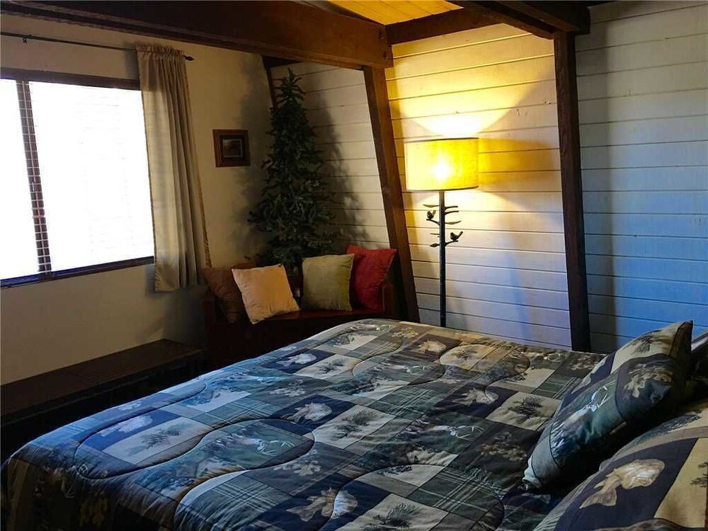 객실 (A View to Remember - 2 Bdrm, 1 Bath)