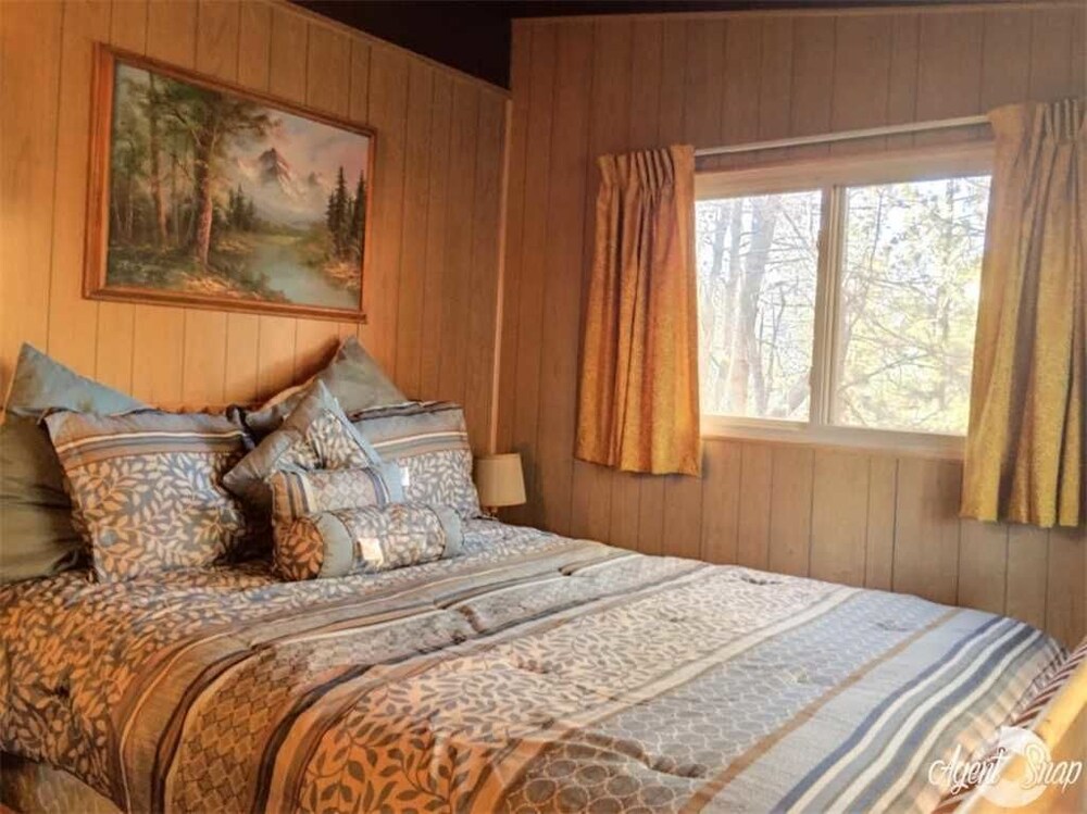 객실 (Cozy Mountain Getaway - 2 Bdrm, 1 Bath)