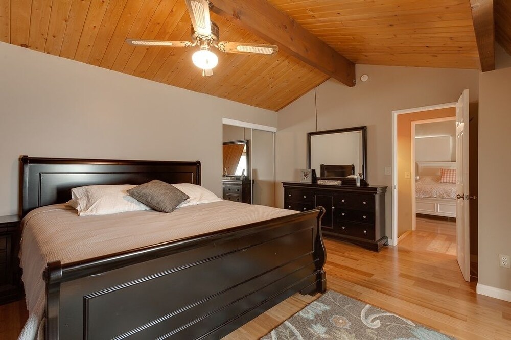 객실 (Five Pines - 2 Bdrm, 2 Bath)